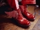 (The Angels Wanna Wear My) Red Shoes kustomoitu tausta - Elvis Costello